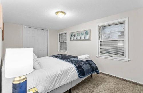 Rosedale Casa | Spacious 4BR - Close to KU, Westport, Plaza