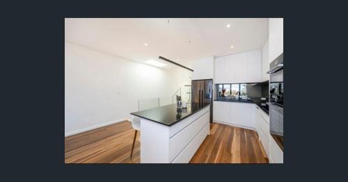 Scarborough Casa | A LUXURY 5 Bedroom 4 Bathroom NEW HOME WITH OCEAN VIEWS