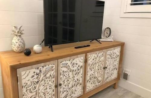 Rye Casa | Hamptons In Rye Green Cottage 3 Mins to Hot Springs!