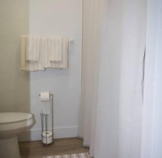 Horse Country Apartamento | Centrally Located Miami Guest House Vegan Friendly