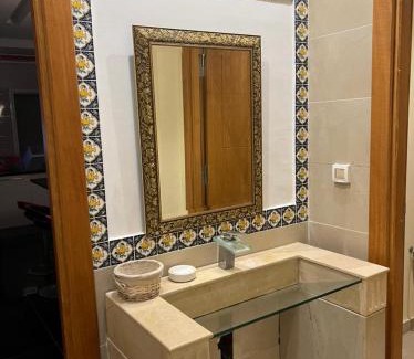 La Soukra Villa | Fleur de lys