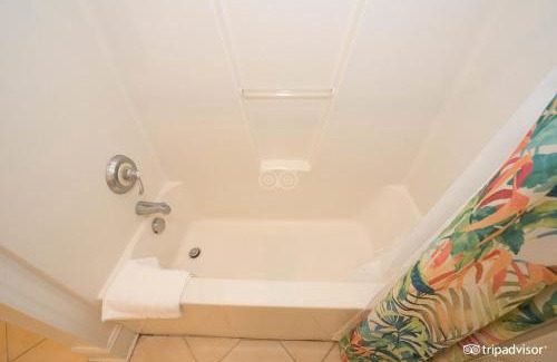 Atlantic Beach Apartamento | Island Inn of Atlantic Beach - King Suite Unit 306