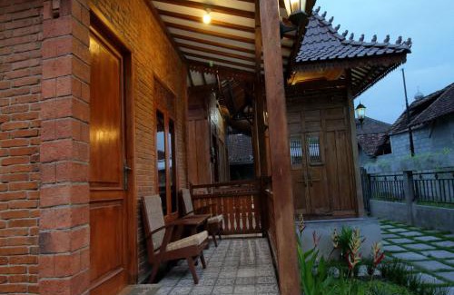 Bangunjiwo Casa | HOMESTAY OMAH BATA