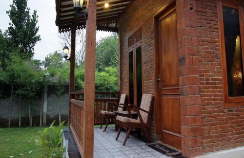 Bangunjiwo Casa | HOMESTAY OMAH BATA