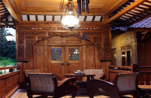 Bangunjiwo Casa | HOMESTAY OMAH BATA