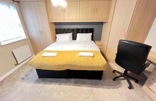 Sittingbourne Apartamento | 4 Bed Town house with 7 beds and sleeps 8