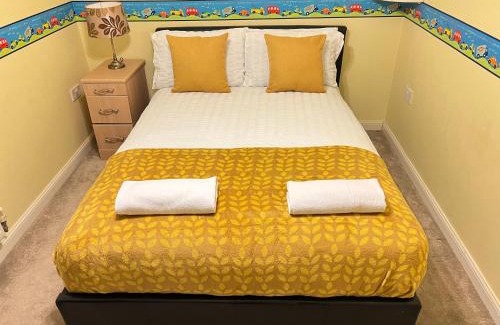 Sittingbourne Apartamento | 4 Bed Town house with 7 beds and sleeps 8