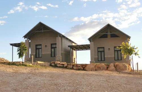Strampriet Casa | !Kharuhase, Roots 817