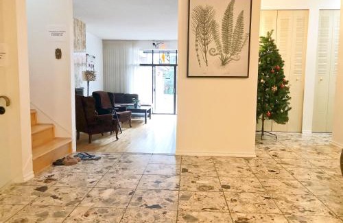 Oakridge Casa | Vancouver west luxury suite