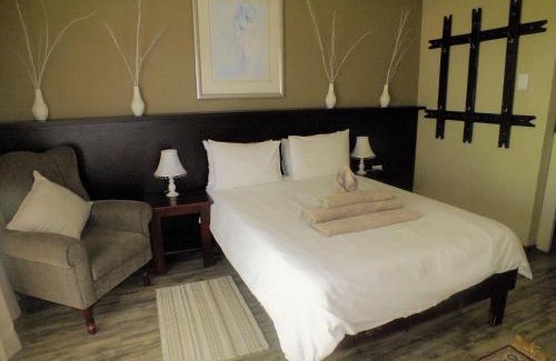 Windhoek Central Casa | Uzuri Guesthouse CC