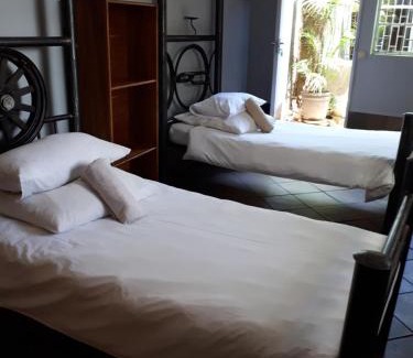 Windhoek West Cama Y Desayuno | Puccini House