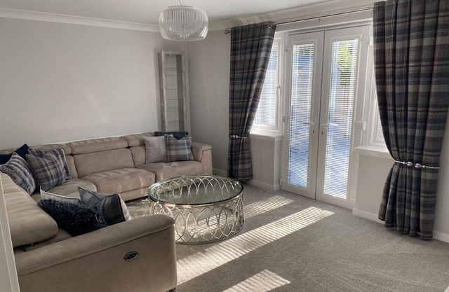 Duchess Gait is a stunning 3 bedroom house in Rhu, Helensburgh with external sitting area, free ...