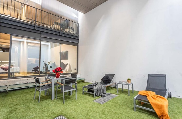 My Space Barcelona Apartment with garden very close to the Barraquer Clinic