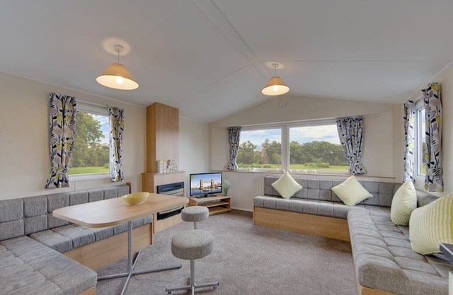 3 bedroom accommodation in Kilwinning, Ayrshire