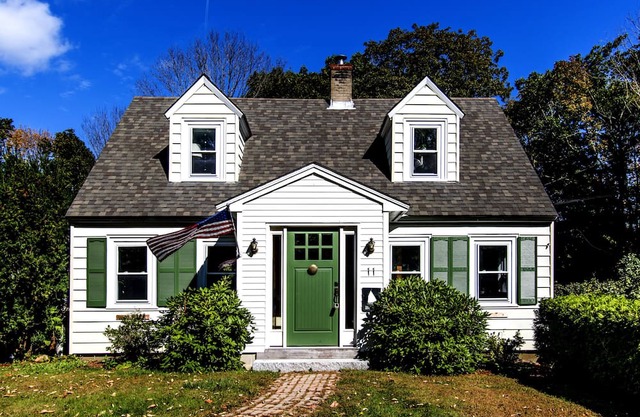 Bright, Open Maine Seacoast Cape Cottage - Close to Everything!