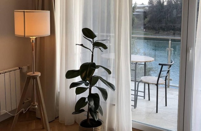 Apartment on the riverfront in a quiet location
