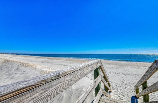 Oceanfront, Four BedroomThree Bathroom (Ground Level space)