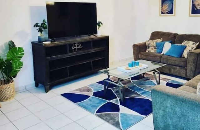 2 room apt, billiard, netflix, in gastronomic route, near the beach.