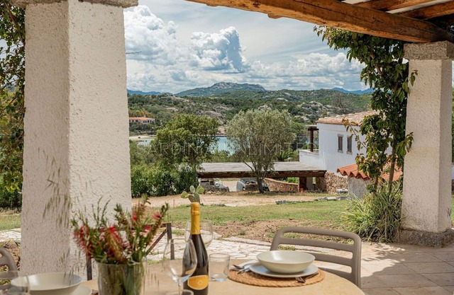 Villa en Baja Sardinia con 2 habitaciones, capacidad 4