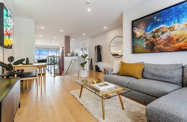 Stunning 2-bedroom penthouse