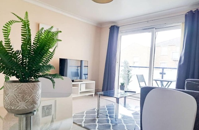 Wimbledon Apartment Is a Fantastic 1 Bedroom Apartment in the centre of Wimbledon with free parking!