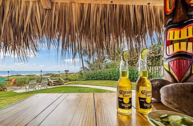 Blue Horizon Oceanfront Home l Sleeps 14 l Private Beach Access