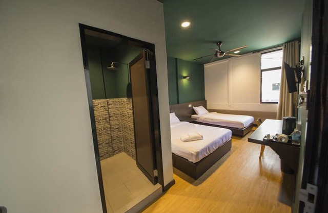 Room V at Jalan Jenang