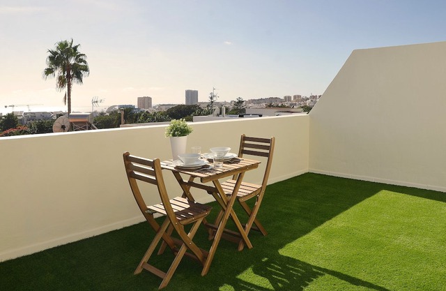 Estupendo ático estudio de 25 m2, con una amplia y terraza con vistas al mar y a todo Santa Cruz