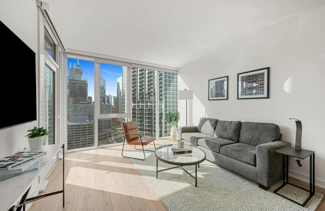 Luxe Executive One Bedroom Suite in River North.