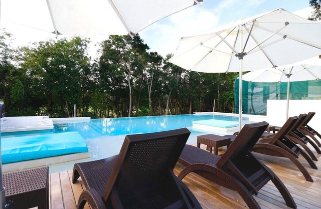 Paradise Getaway 2BR Condo in Akumal ANAH Village