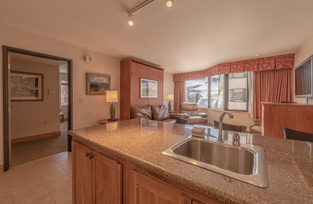 Grand Lodge 1-Bedroom Condo with Mountain Views - No Cleaning Fee! by RedAwning