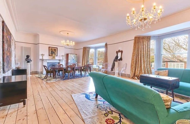 Host & Stay | Peacock House
