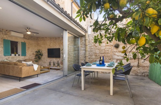 Casa La Limonera. Townhouse with pool for up to 6 persons in Santanyi