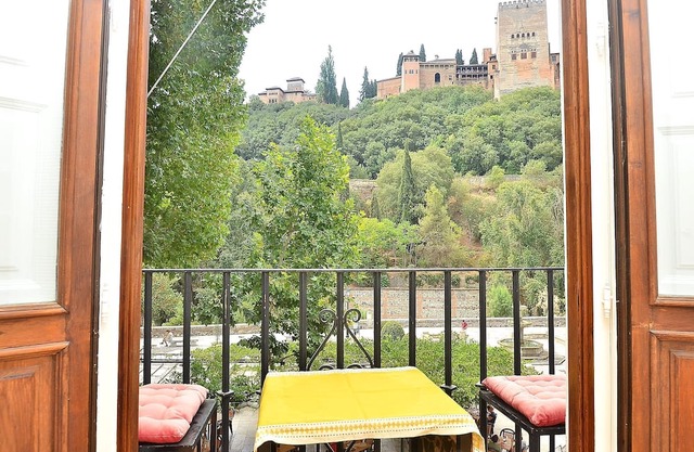 Private viewpoint to the Alhambra, 4 people, views at any time!