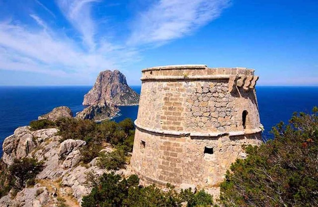 Rent this Luxury Villa with Private Pool, Ibiza Villa 1059