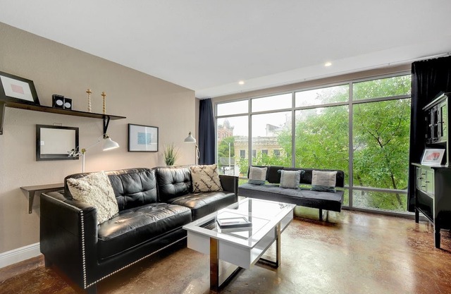 The Littlefields by Lodgewell | Downtown Loft | A4