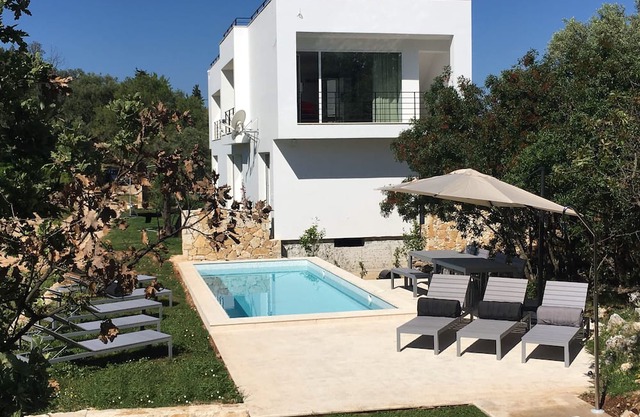 Architect villa between the sea and mountains