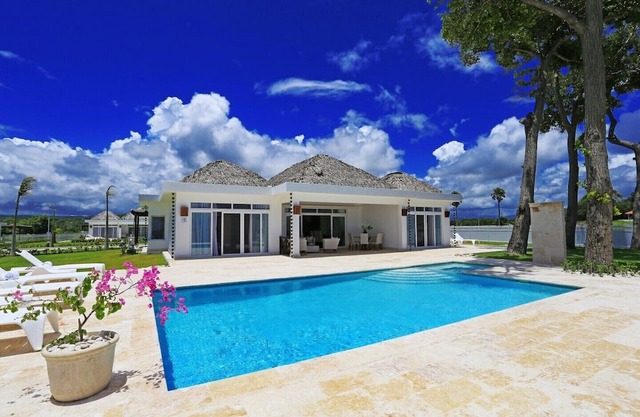Villa de lujo frente al mar de 4 dormitorios