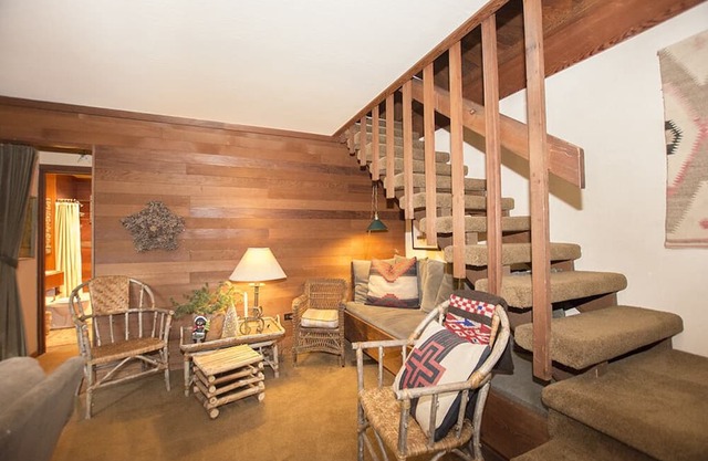 Rockwood: casa 2 dormitorios / 2 baños / cabaña en Carnelian Bay, capacidad para 6