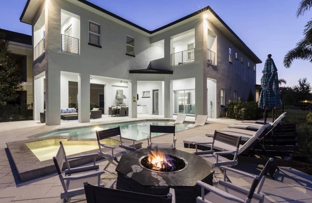 The Haute Haven with Movie Theater and Game Room at Reunion
