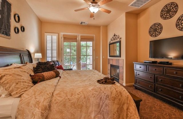 Deluxe King Casita (T25-B)