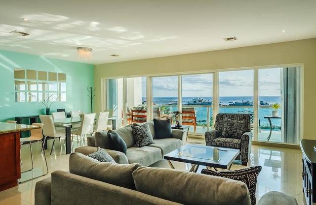 LUXURY PENTHOUSE CONDO WITH NEW FURNITURE! AMAZING SEA VIEW, POOL & TENNIS