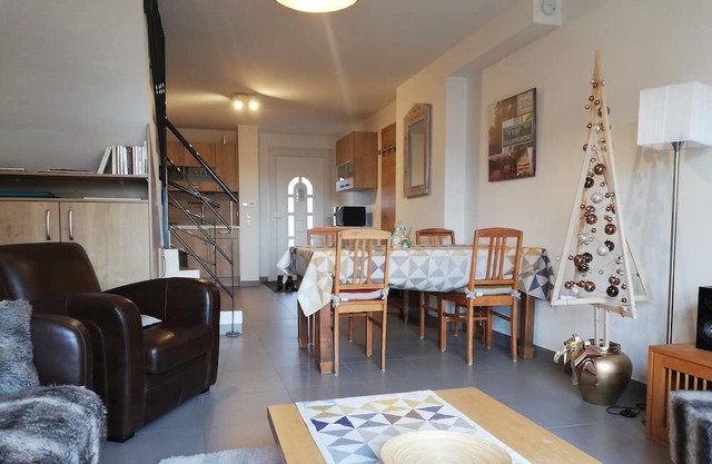 apartment terrace nine quiet very close to downtown, 4 to 6 people.