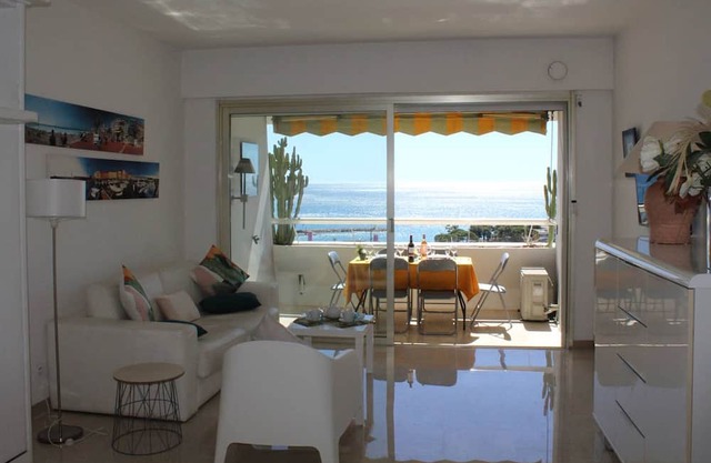 Acogedor estudio con aire acondicionado con vistas al mar - 4 plazas, Villeneuve-Loubet Plage