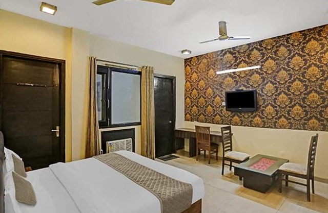 Fabhotel X Green Tree