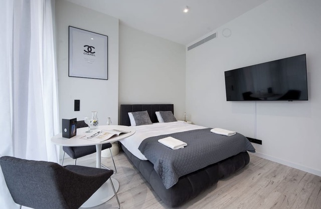 Towarowa Towers Residences