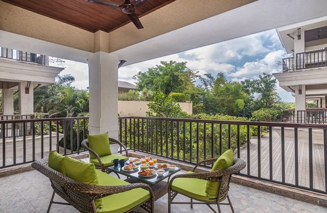Oasis Suites Dunes 102 by Deshco Holidays