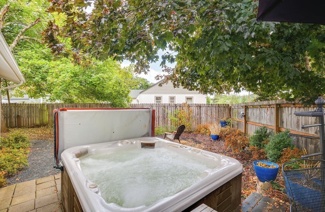 Hot Tub & Fenced Yard: Cozy Cottage Grove Home