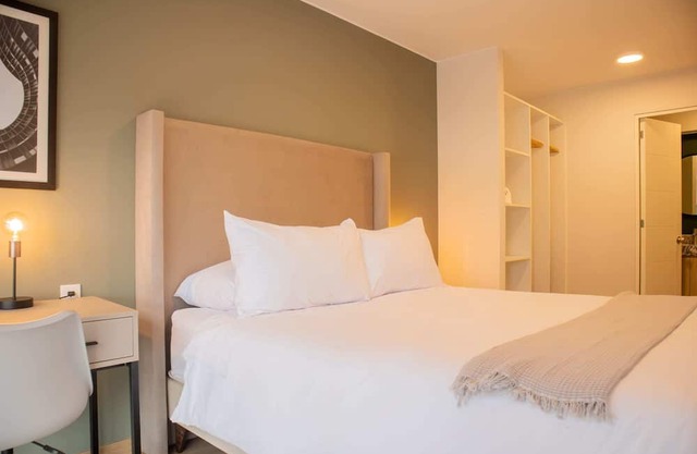 w Elegant 2BR w/Great Balcony in Miraflores