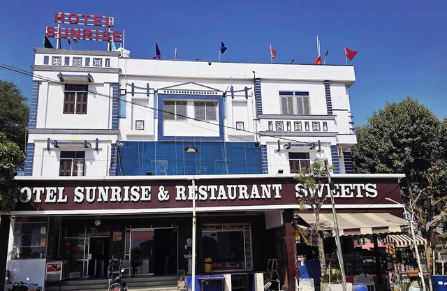 Sunrise Hotel & Restaurant